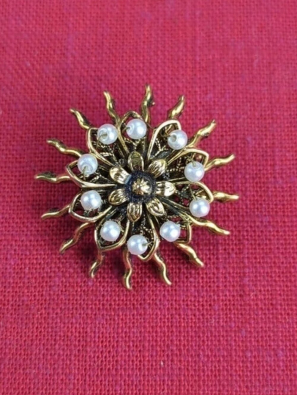 Absolutely ADORABLE Little Brooch!